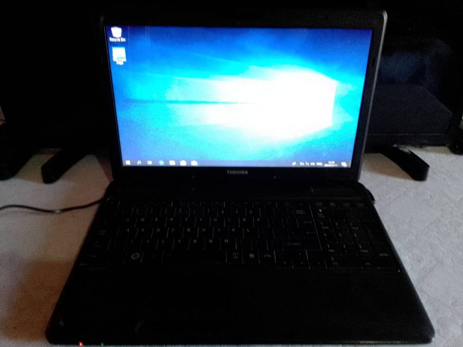 Toshiba Satellite C660 Laptop (Read)