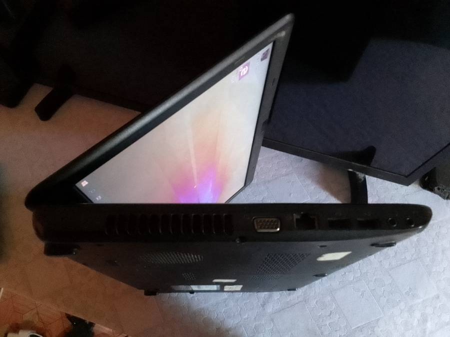 Toshiba Satellite C660 Laptop (Read)