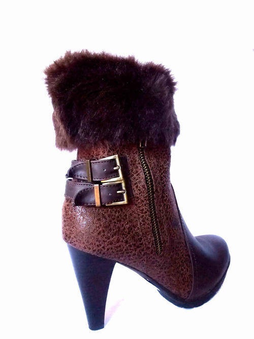 Never 2 Hot ** Fur Trim Ankle Boot Buckle Dark Brown Size 3