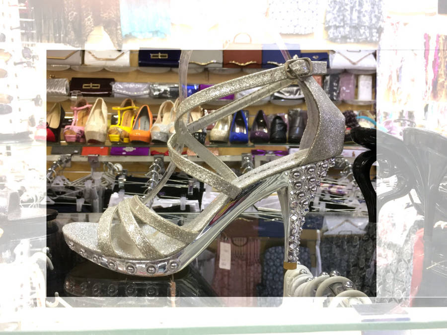 "Clearance Sale" Stunning High Heel Sandals Size 3