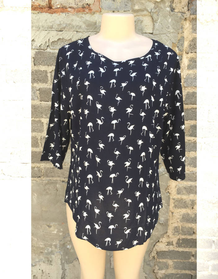 3/4 Sleeve Curved Hem Crane Pattern Top Size 42-44 Dark Blue