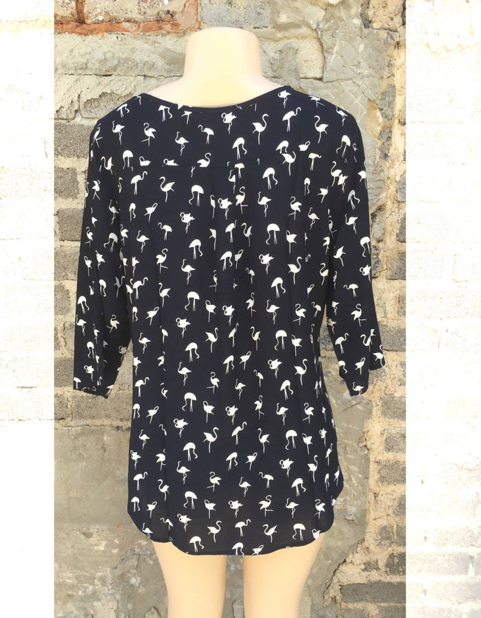 3/4 Sleeve Curved Hem Crane Pattern Top Size 42-44 Dark Blue