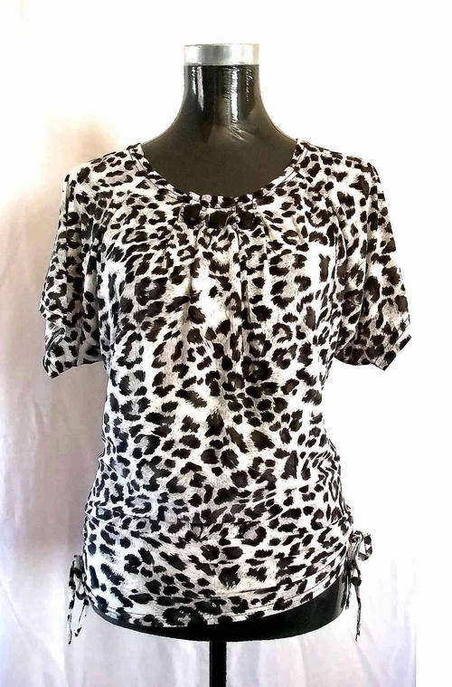 *** Spring New Arrivals *** Pretty Pattern Jewelery Front Top