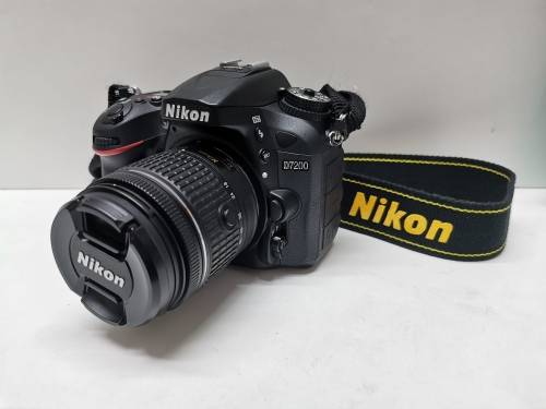 Nikon D7200 Dslr camera with 18-55mm & 70-300mm zoom lens
