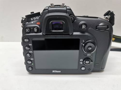 Nikon D7200 Dslr camera with 18-55mm & 70-300mm zoom lens