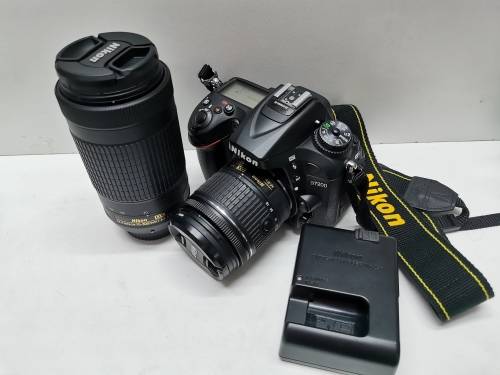 Nikon D7200 Dslr camera with 18-55mm & 70-300mm zoom lens