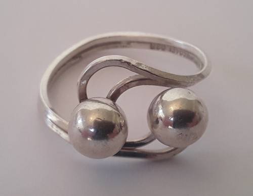 A superbly designed Israeli sterling silver ring in the Modernist style.