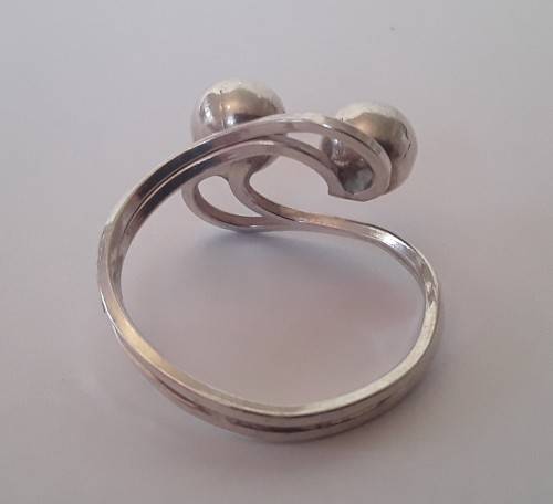 A superbly designed Israeli sterling silver ring in the Modernist style.