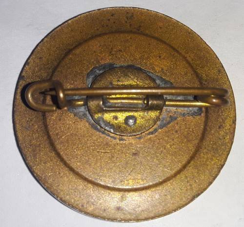 3 x WW2 South Africa badges.  1 bid takes all!