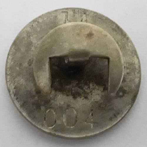 3 x WW2 South Africa badges.  1 bid takes all!