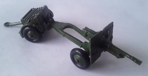 Dinky Toys 25 Pounder Field Gun (no 686) + trailer (no 687). 1958-1970. Made in England.