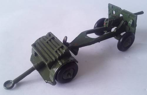Dinky Toys 25 Pounder Field Gun (no 686) + trailer (no 687). 1958-1970. Made in England.