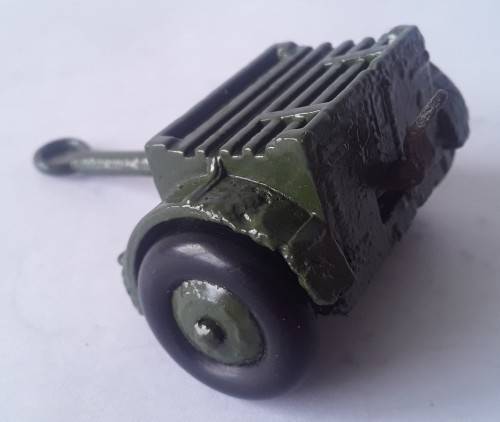 Dinky Toys 25 Pounder Field Gun (no 686) + trailer (no 687). 1958-1970. Made in England.