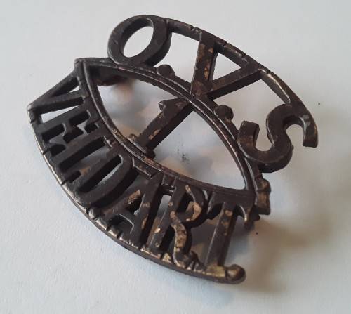 Early `Oranje Vrystaat 1ste Bataljon (Bloemfontein) Veld Artillerie` Shoulder Title.