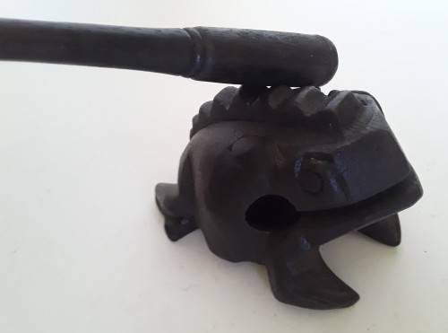 Vintage SE Asian Traditional Guiro Frog Percussion Instrument.