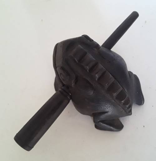 Vintage SE Asian Traditional Guiro Frog Percussion Instrument.