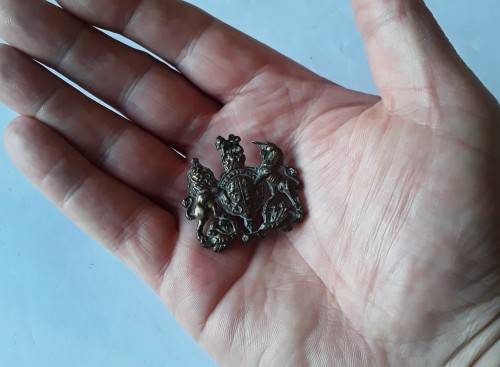 Boer War Home Counties Reserve Regiment Cap Badge. Lugs intact.