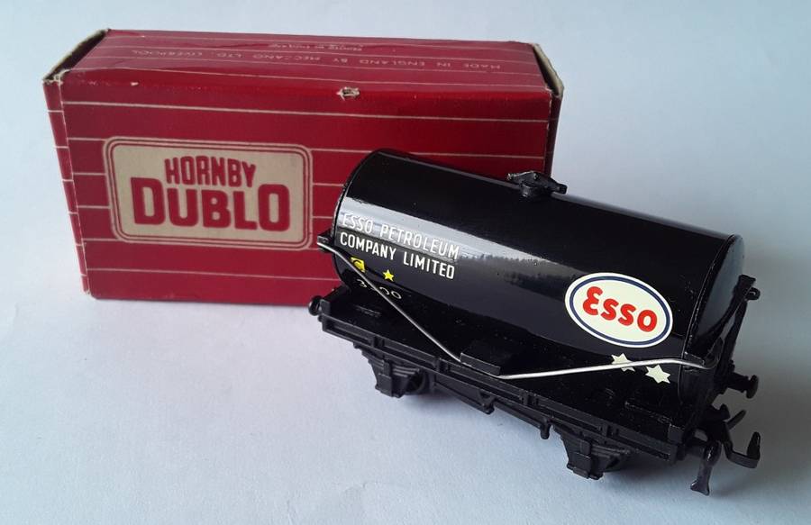 Hornby Dublo D1 Tank Wagon. `ESSO`, Black. No : 4680. Mint in box.