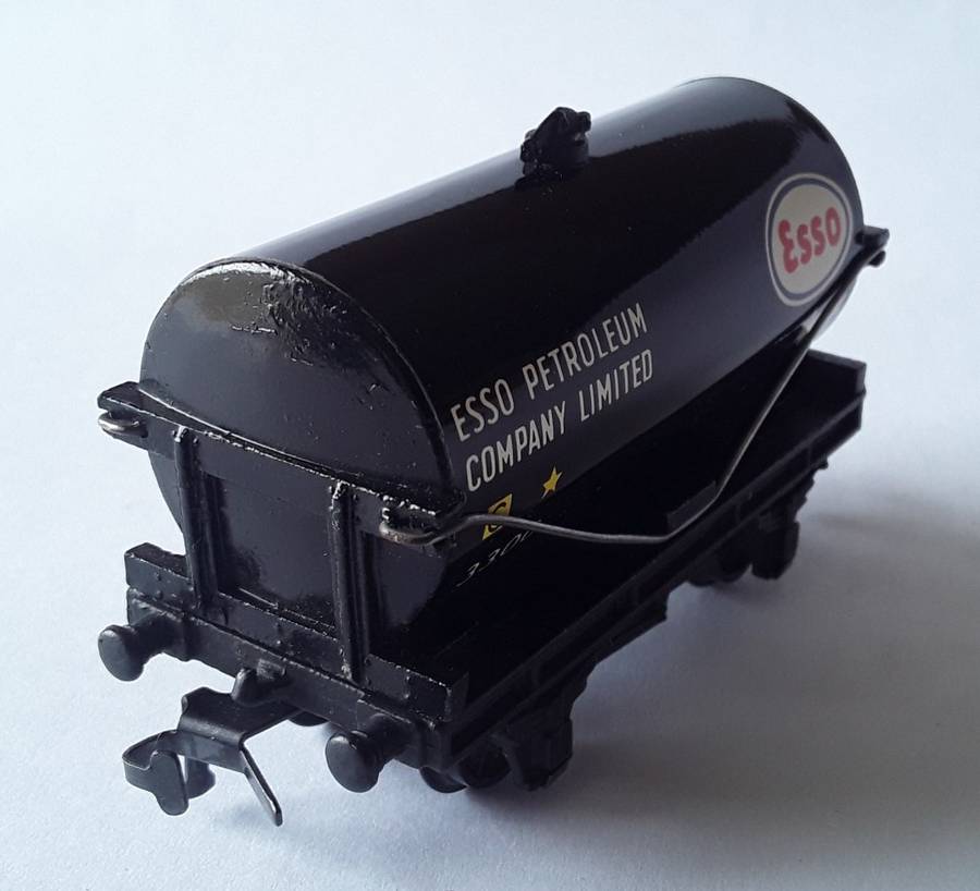 Hornby Dublo D1 Tank Wagon. `ESSO`, Black. No : 4680. Mint in box.
