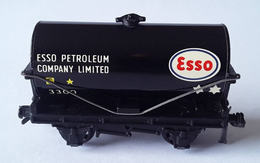 Hornby Dublo D1 Tank Wagon. `ESSO`, Black. No : 4680. Mint in box.