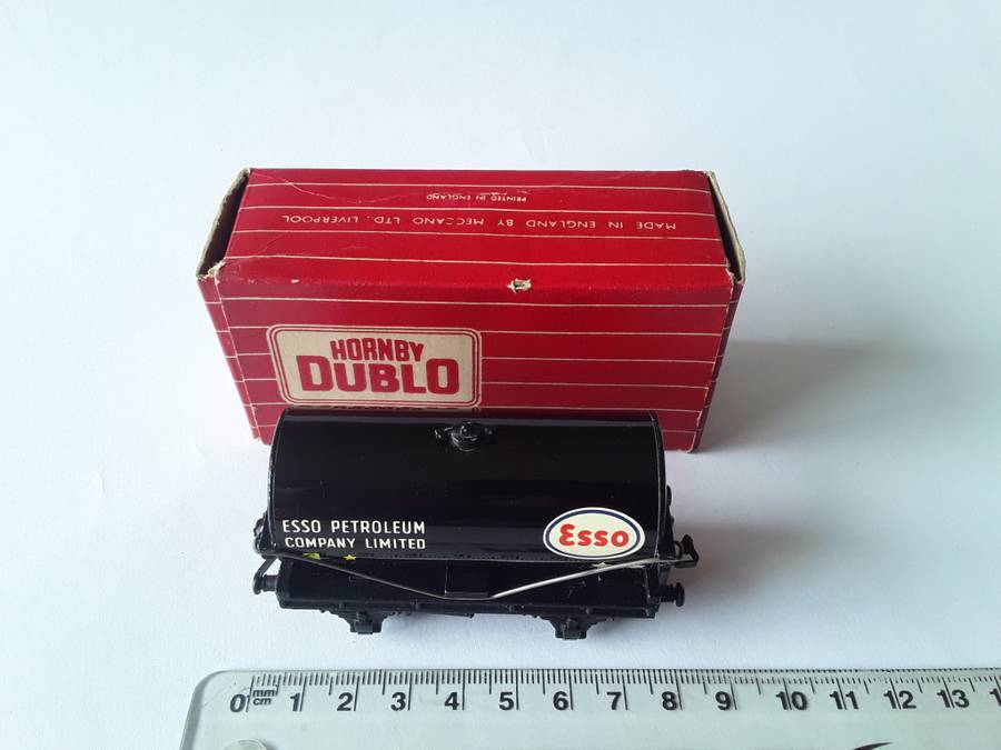 Hornby Dublo D1 Tank Wagon. `ESSO`, Black. No : 4680. Mint in box.