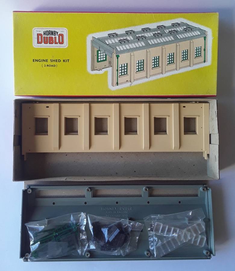 Hornby Dublo Engine Shed Kit. No : 5005. Mint in box.