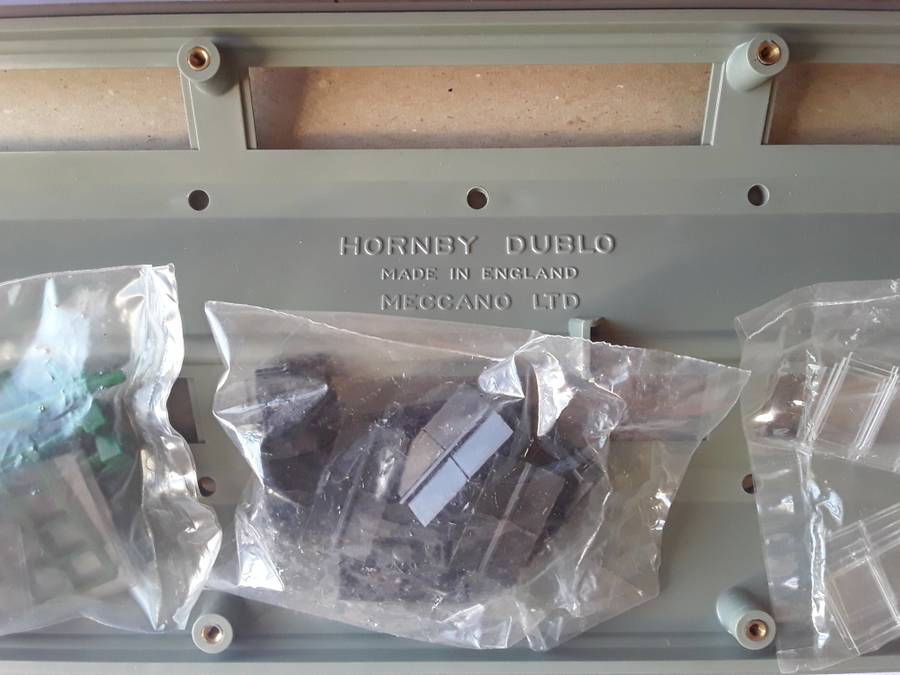 Hornby Dublo Engine Shed Kit. No : 5005. Mint in box.