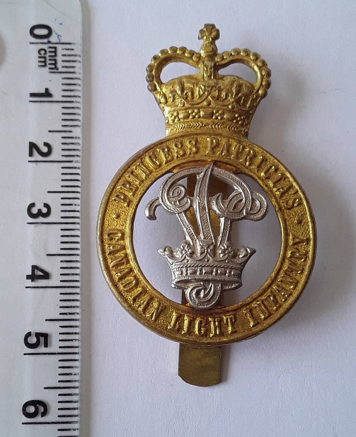 Princess Patricia`s Canadian Light Infantry Cap Badge. Slide Intact.