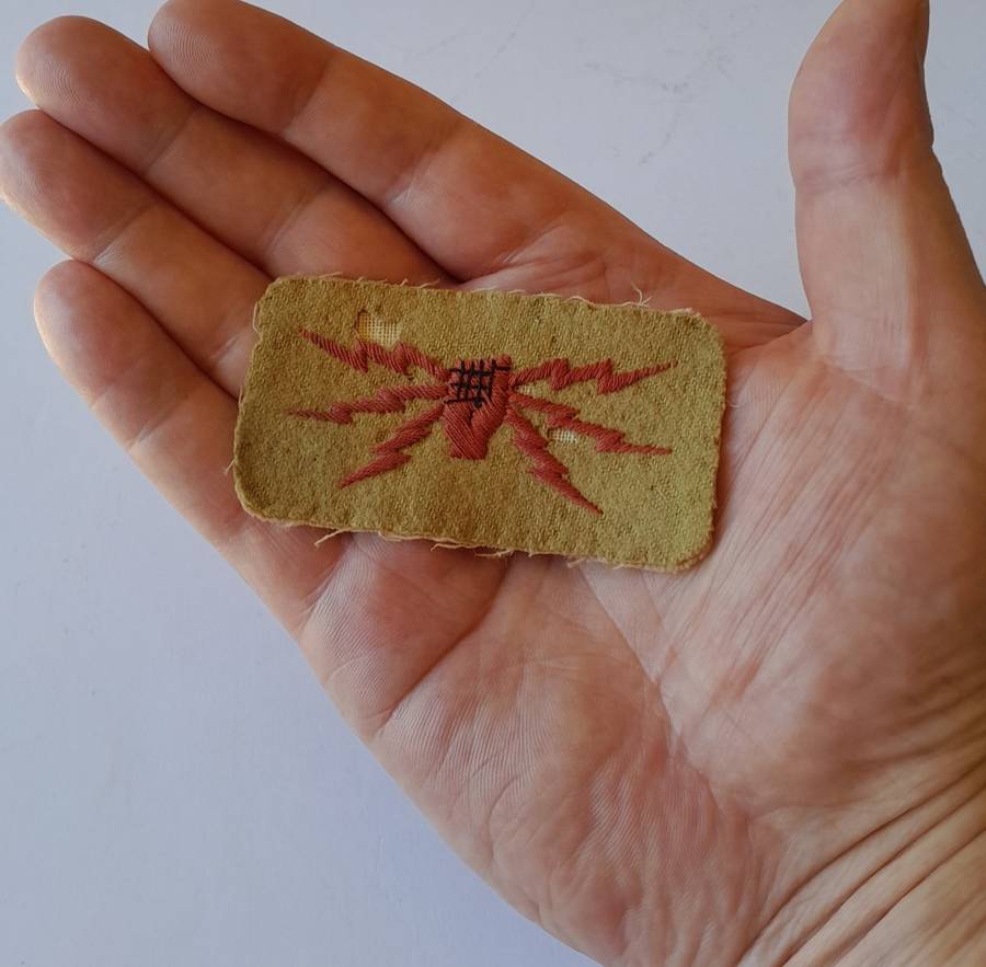 WW2 SA Airforce Wireless Operator Cloth Badge.