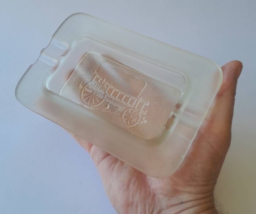Rare Large `1838-1938 Voortrekker Eeufees` Frosted Glass Ashtray. Excellent Condition. 17 x 11.5 cm.