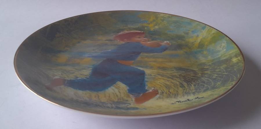 Vintage Plate By Viletta. `Touchdown` By Artist `Thornton Utz`. Signed And Dated. 22 cm.