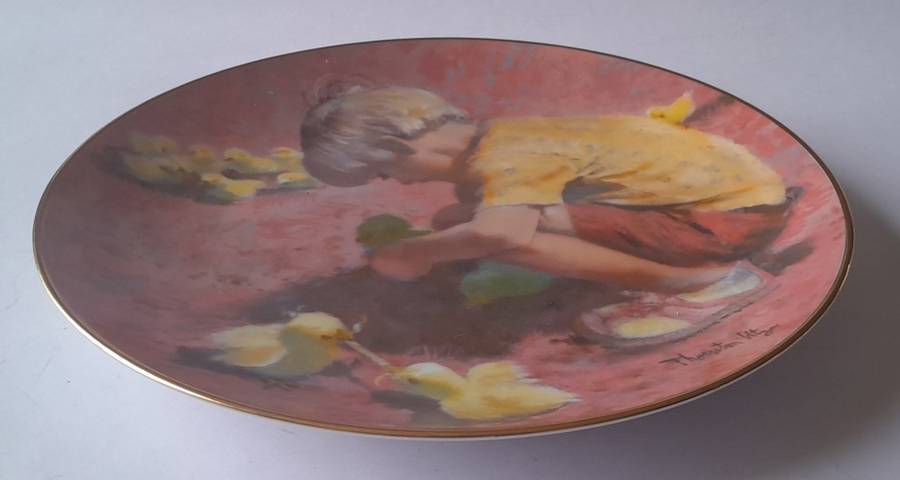 Vintage Plate By Viletta. `Feeding Time` By Artist `Thornton Utz`. Signed And Dated. 22 cm.