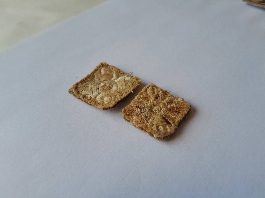 Pair WW1 Cuff Rank Officer`s Pips.