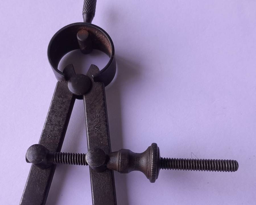WW2 Military Issue Machinist`s Divider. Stamped With Broad Arrow And Dated. 1940`s.