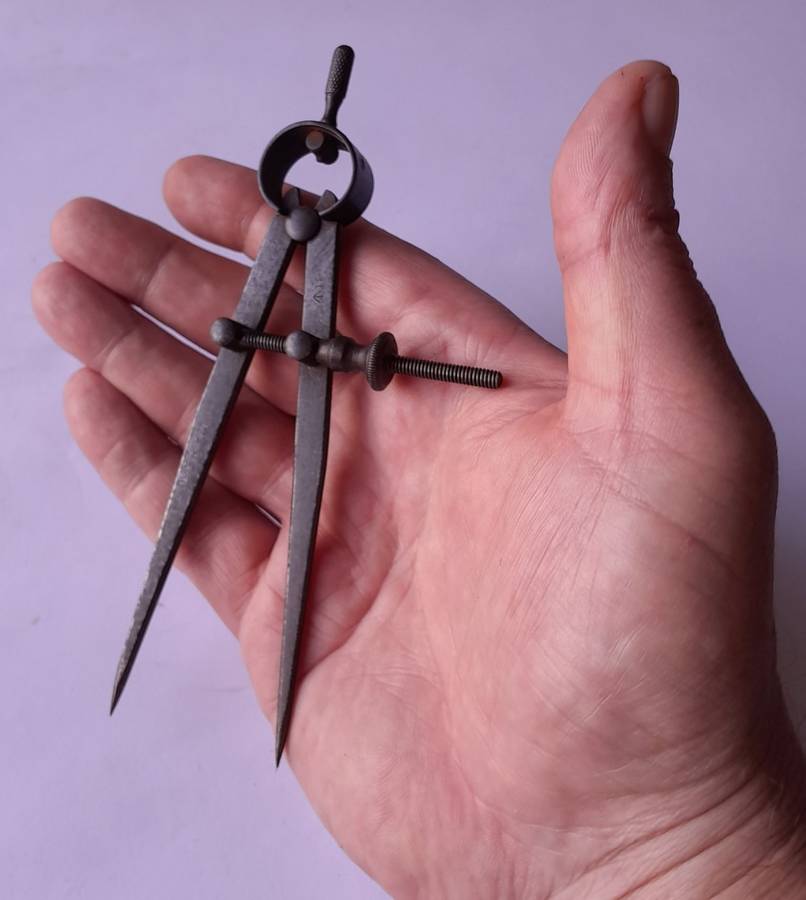 WW2 Military Issue Machinist`s Divider. Stamped With Broad Arrow And Dated. 1940`s.