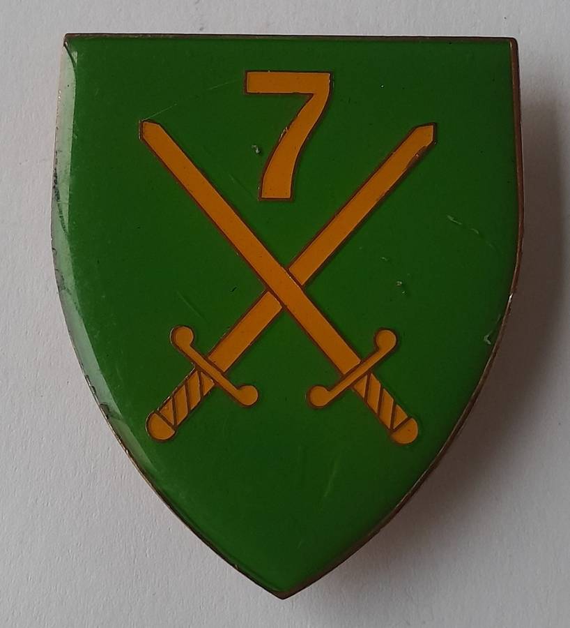 SADF 7 South African Division Shoulder Flash (from 1992).  All Pins Intact.