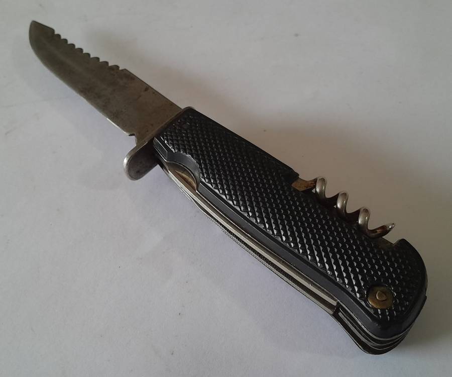 Vintage Solingen Germany Fixed-Blade Hunting Knife with Leather Sheath.  17cm