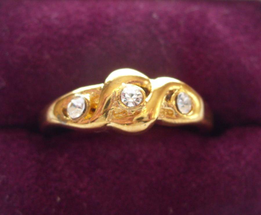 Gold EP, Sparkly Ring - Size 8