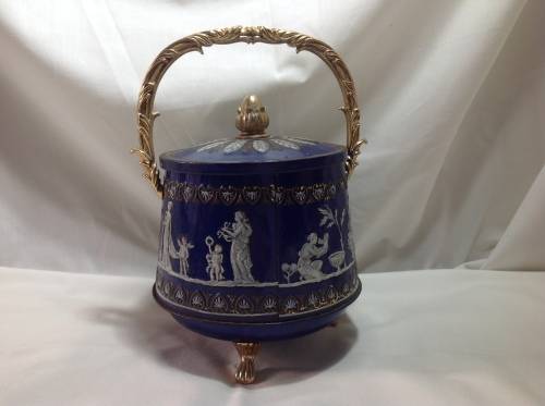 Beautiful biscuit barrel tin