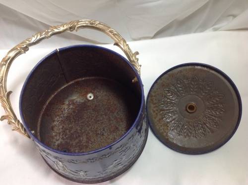 Beautiful biscuit barrel tin