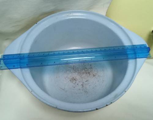 Vintage Yellow round cast iron casserole dish with lid