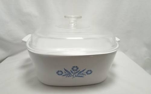 Very large Vintage Corning ware P-84-B, 4 quart lidded dish
