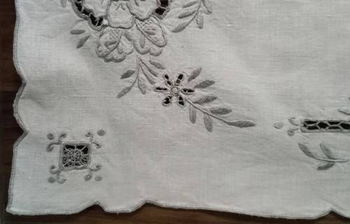 Beautiful Vintage tray cloth