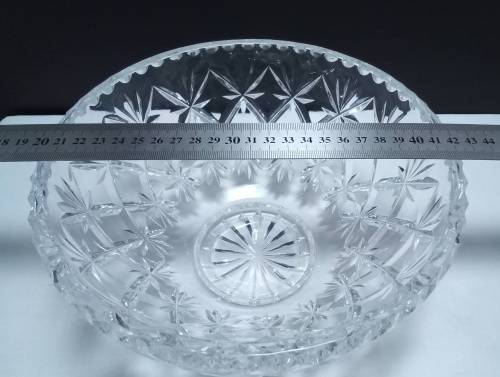 Magnificent vintage cut glass bowl in excellent condition