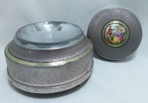 Stunning vintage musical powder box