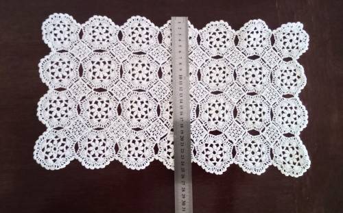 Lovely vintage crocheted tray cloth - 42x25cms