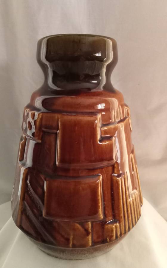 Stunning vintage vase in excellent condition