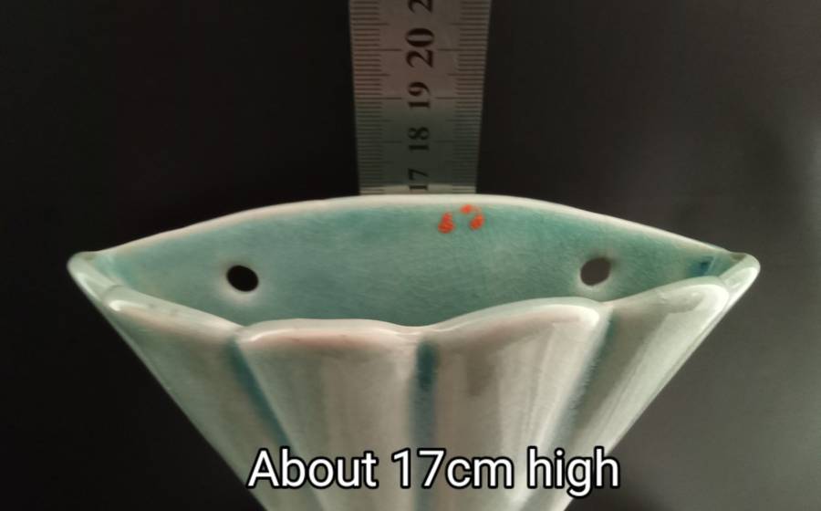 Exquisite vintage turquoise Drostdy wall vase