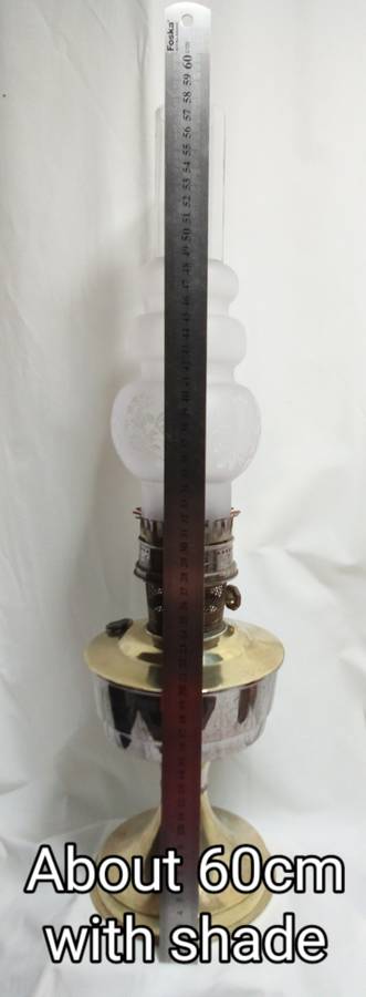 Stunning Aladdin lamp with glass chimney