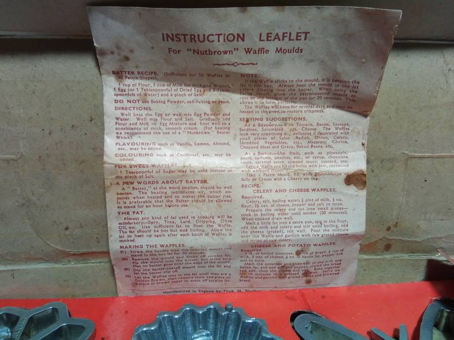Vintage Nutbrown Waffle Moulds England - with original box and leaflet